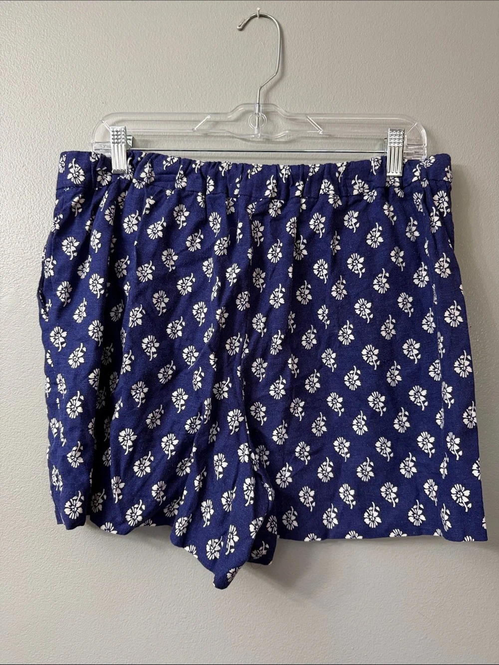 J.Crew linen blend Women's Shorts Navy Blue with White Floral Design Size 10